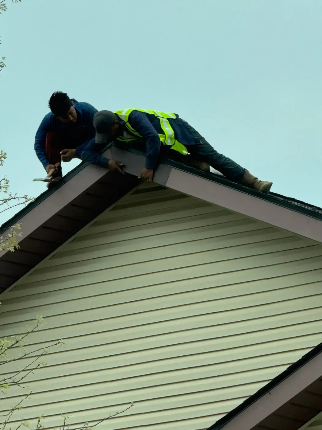 Tarping and dry-in on a Bremen commercial roof